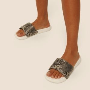 Nike Slides (9)NWTs